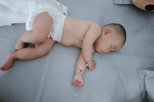 湖北宝宝先长上牙还是下牙 湖北宝宝先长上牙还是下牙